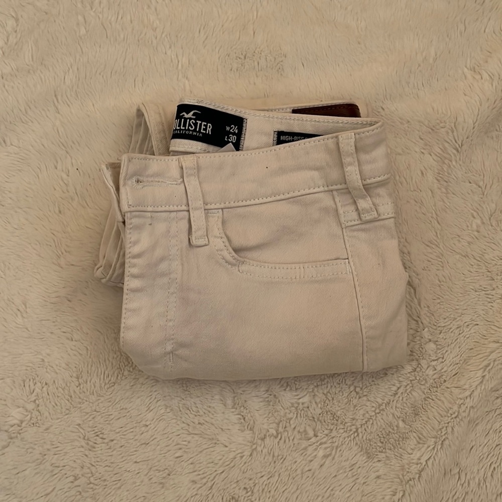 Hollister, white skinny jeans with holes